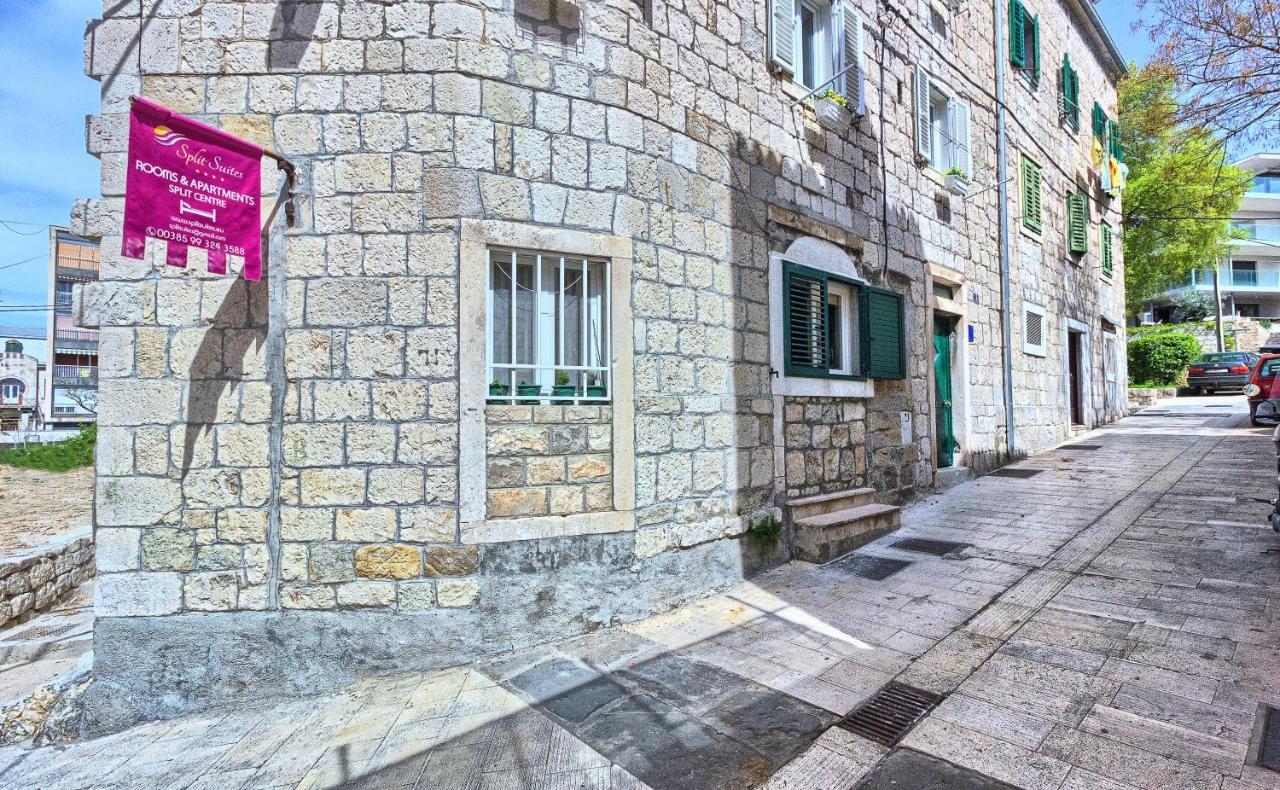 Under Constructiion Apartment Split Exterior foto