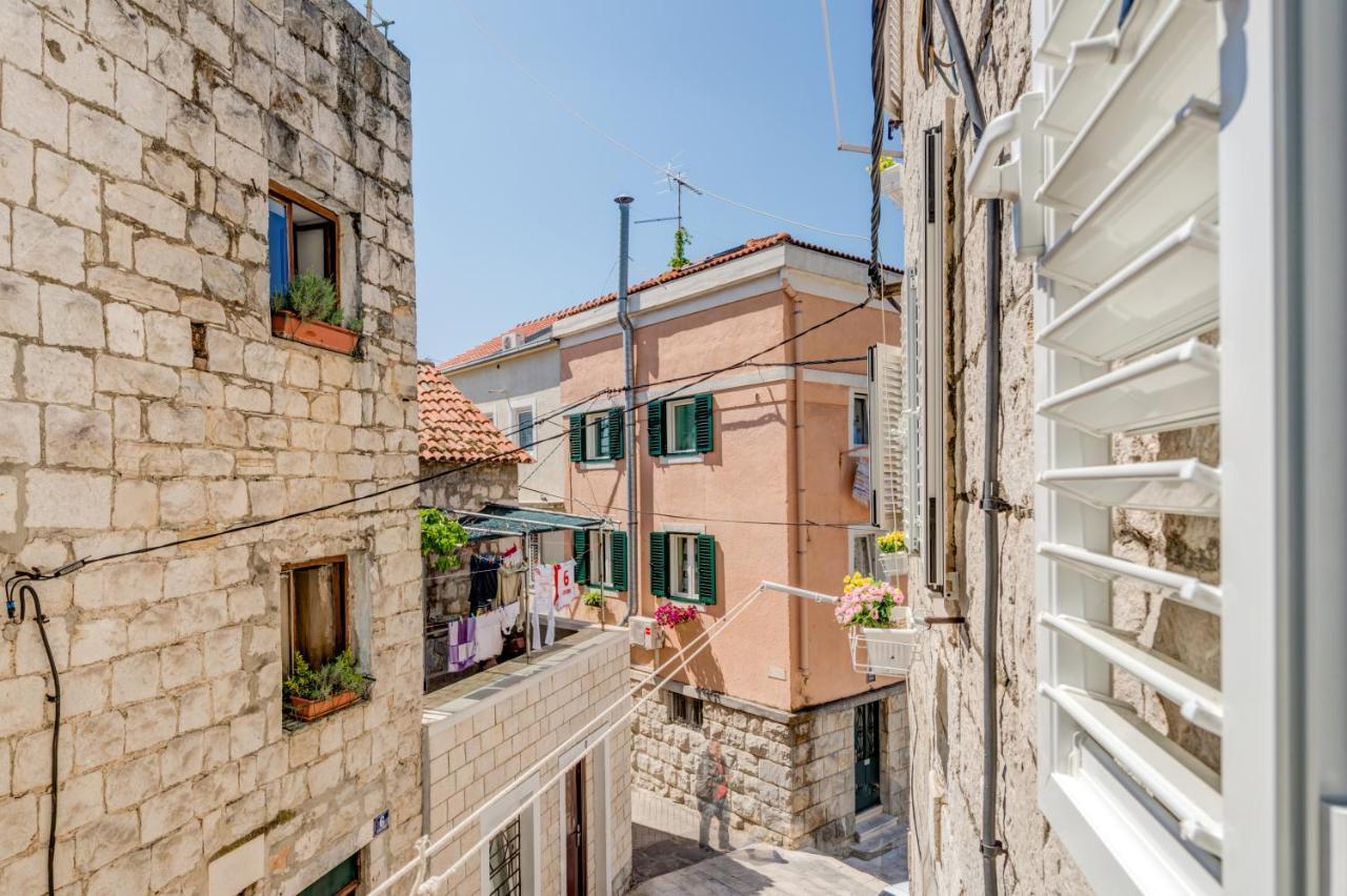 Under Constructiion Apartment Split Exterior foto